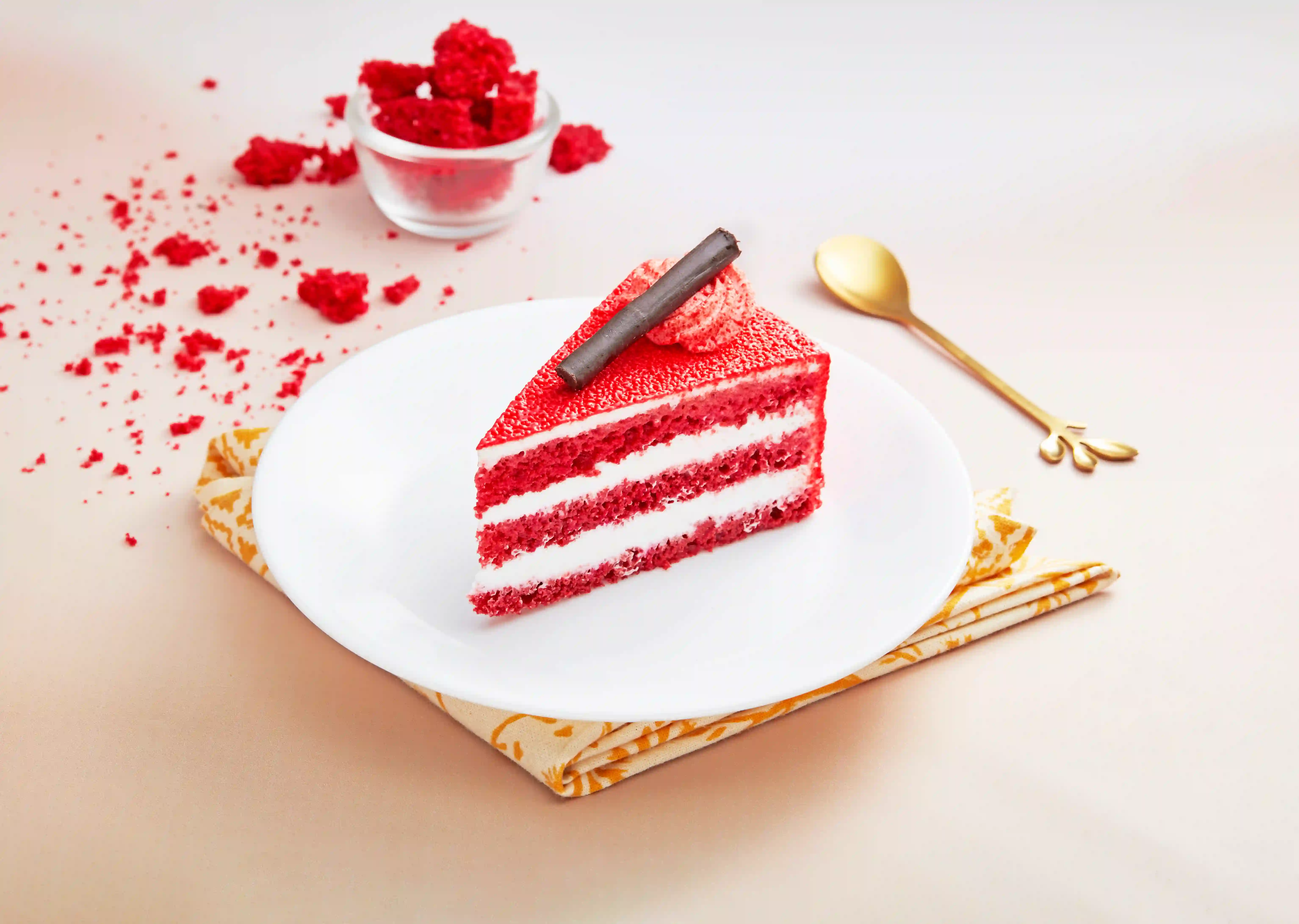 Eggless Red Velvet (Spray) Pastries